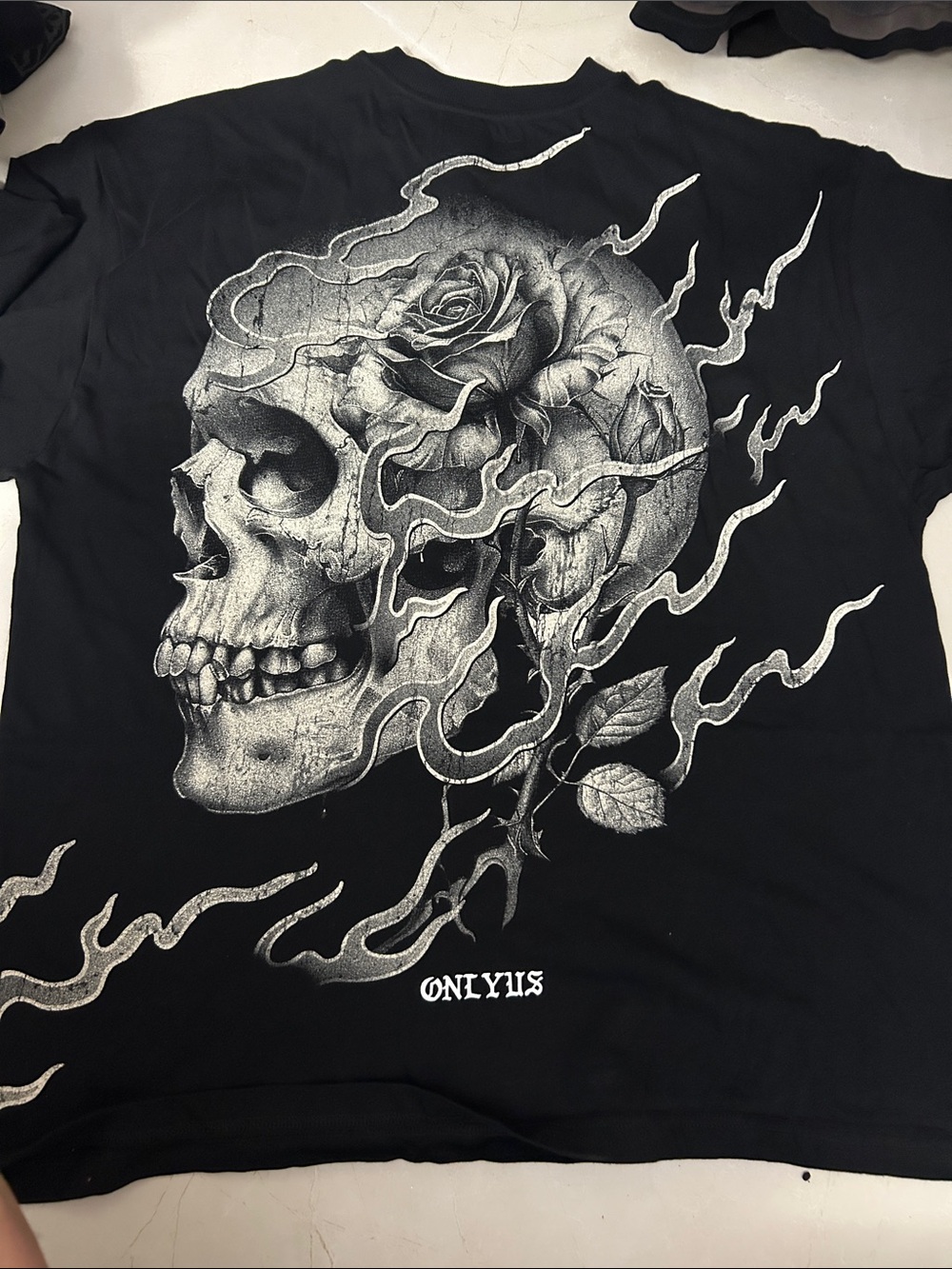 Darc Sport Black Short-Sleeve Tee with White Skull & Rose Graphic xxl oversize